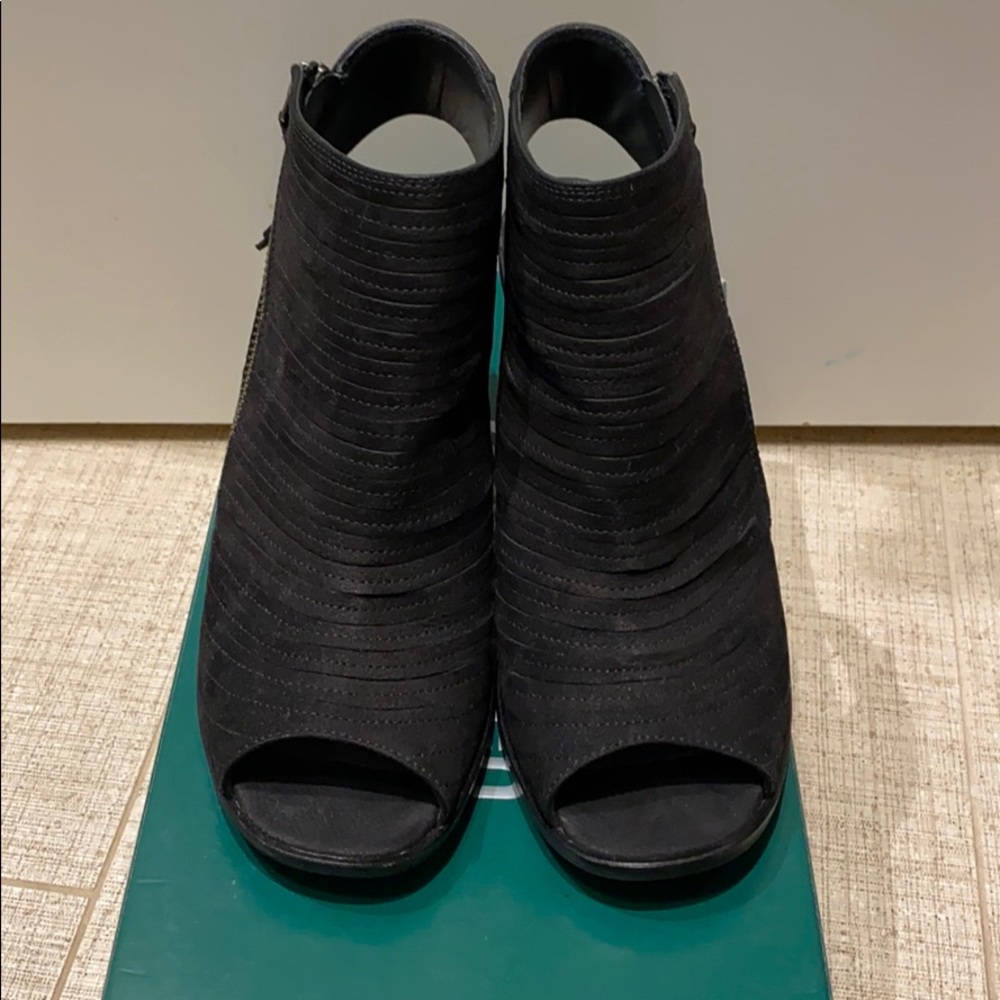 Paul Green Cayanne Peep Toe Bootie Sandals